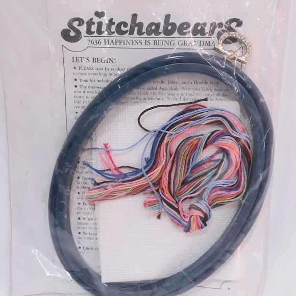 Vintage 1987 Stitchabears Happiness Is Being Grandma Needlepoint Kit - Picture 3 of 4